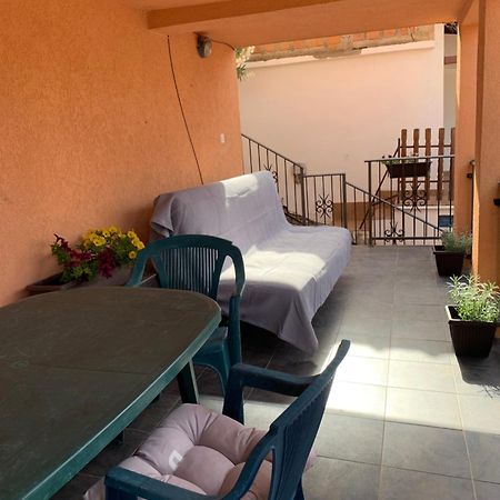 Villa Lila يوتجيها المظهر الخارجي الصورة