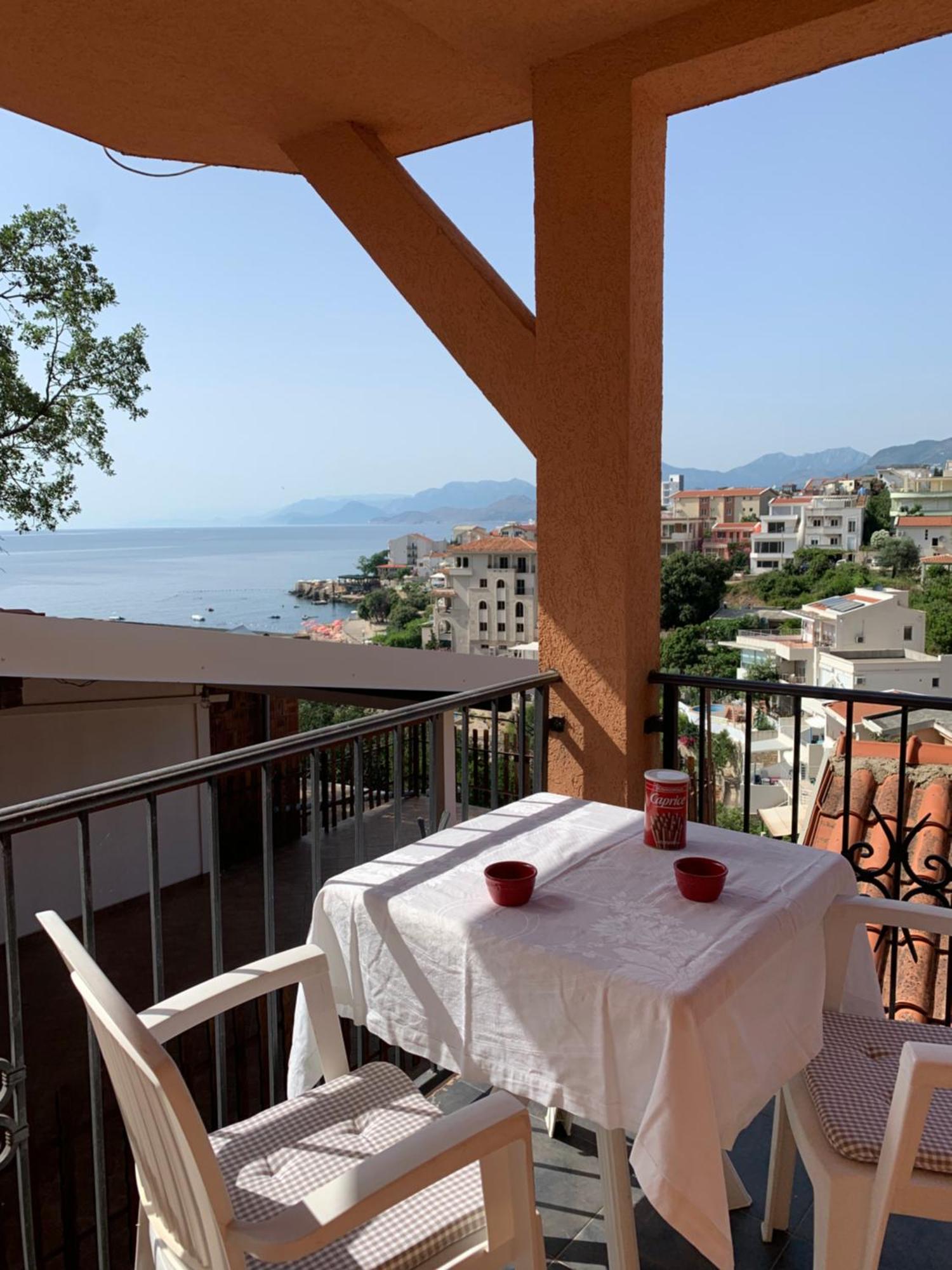 Villa Lila يوتجيها المظهر الخارجي الصورة