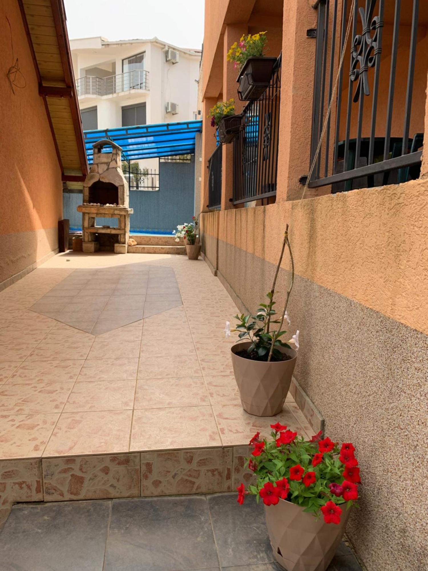 Villa Lila يوتجيها المظهر الخارجي الصورة